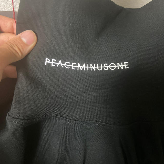 PEACEMINUSONE(ピースマイナスワン)のpeaceminusone黒タートルネック メンズのトップス(その他)の商品写真