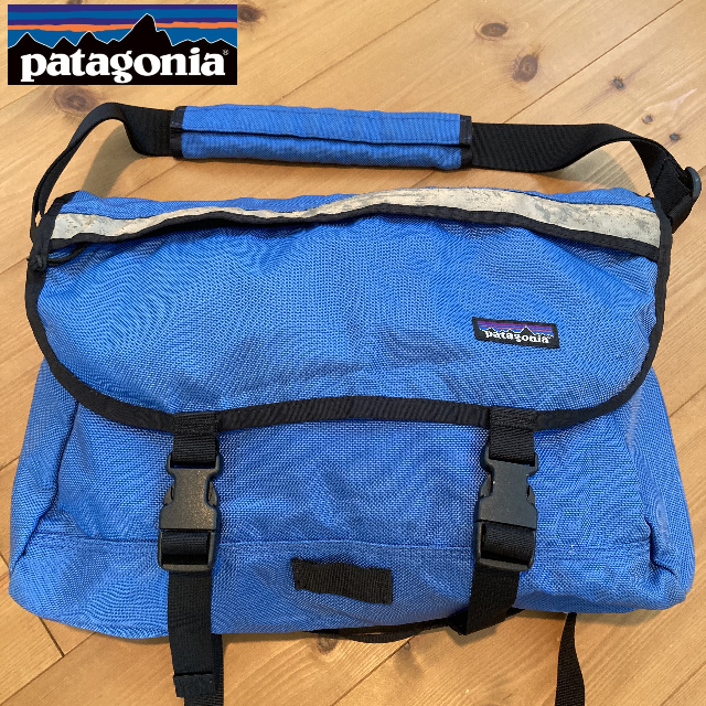 patagonia(パタゴニア)の【レア色】04's Patagonia Half Mass Bag ブルー メンズのバッグ(メッセンジャーバッグ)の商品写真