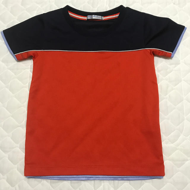 UNIQLO(ユニクロ)のユニクロ　Tシャツ　半袖　110 キッズ/ベビー/マタニティのキッズ服男の子用(90cm~)(Tシャツ/カットソー)の商品写真
