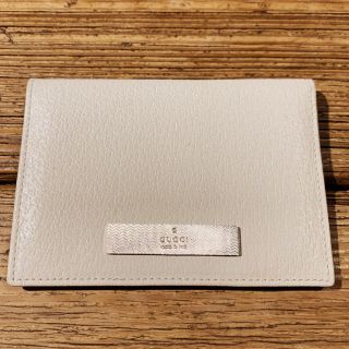 グッチ(Gucci)のGUCCI グッチ　カードケース　ホワイトレザー(名刺入れ/定期入れ)