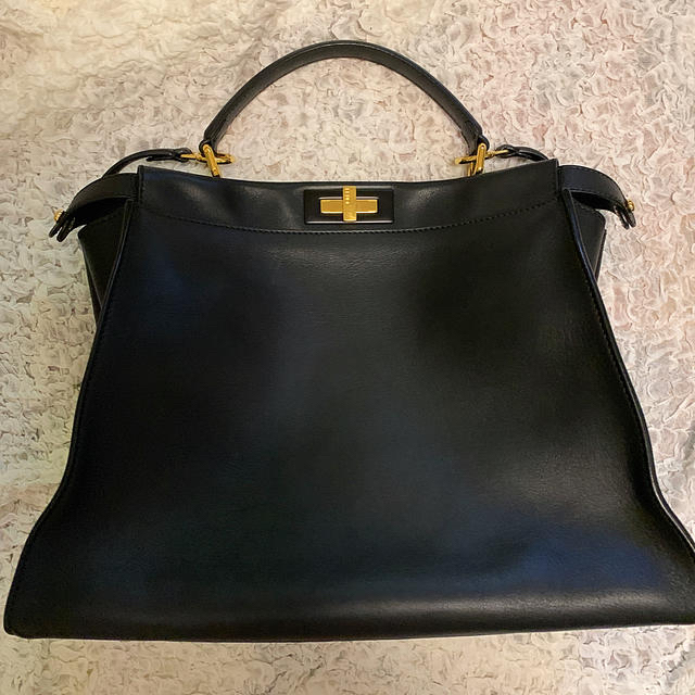 FENDI ピーカブーラージ レザー 黒