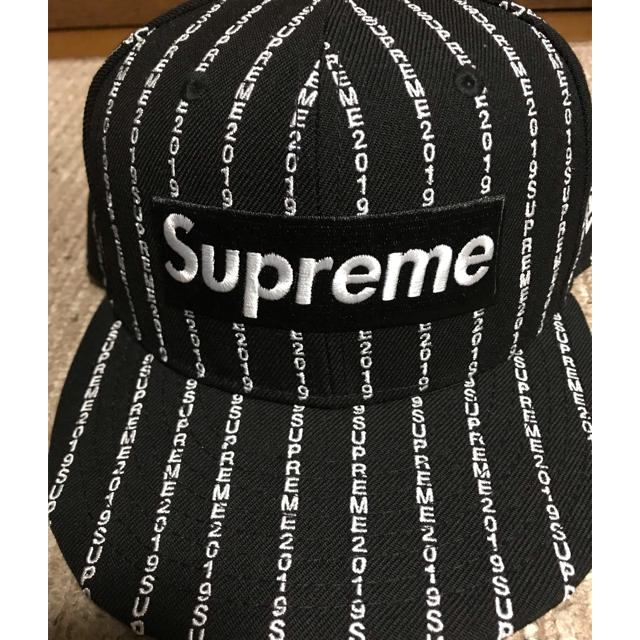 Supreme text stripe new era black 7 1/2帽子