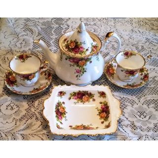 ロイヤルアルバート(ROYAL ALBERT)のロイヤルアルバート オールドカントリーローズ  セット 只今お値引き中(食器)