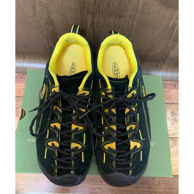 KEEN(キーン)のKEEN ジャスパー1274-BKYE 27cm  ブラック／イエロー メンズの靴/シューズ(スニーカー)の商品写真