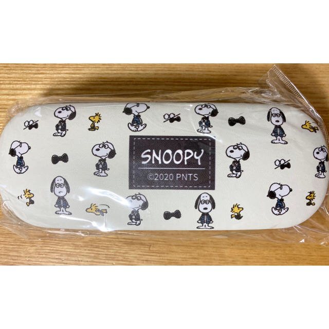 SNOOPY(スヌーピー)のスヌーピー　メガネケース　A  サングラスケース　眼鏡入れ　SNOOPY レディースのファッション小物(その他)の商品写真