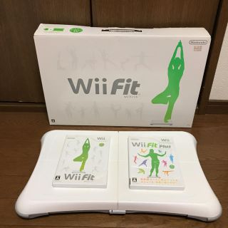 ウィー(Wii)のWii/Wiiu ソフト　Wii Fit Plus バランスWiiボード　セット(家庭用ゲームソフト)