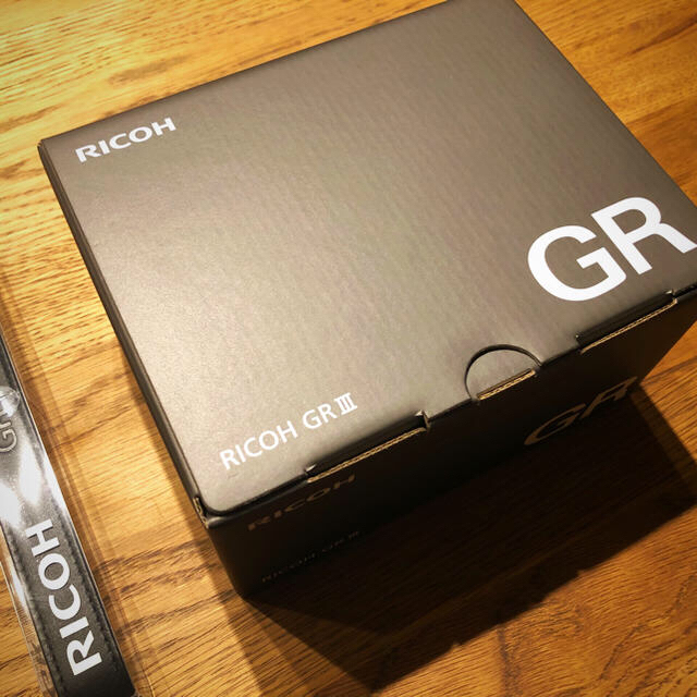 ☆新品未使用、送料無料☆RICOH GRIII☆リコー GR3 オマケ付