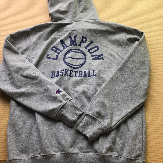 Champion(チャンピオン)のChampion パーカー　160サイズ キッズ/ベビー/マタニティのキッズ服女の子用(90cm~)(ジャケット/上着)の商品写真