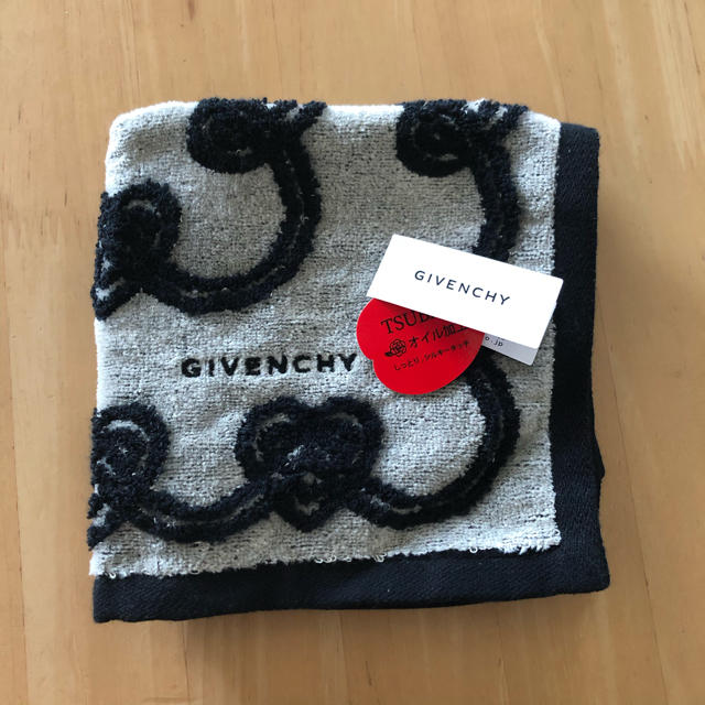 GIVENCHY(ジバンシィ)の新品  ジバンシィ タオルハンカチ レディースのファッション小物(ハンカチ)の商品写真