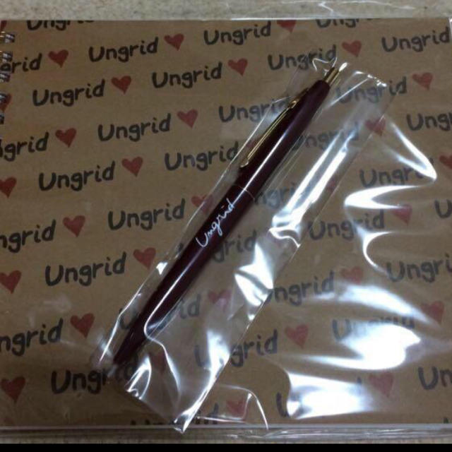 Ungrid(アングリッド)のUngrid限定品ボールペン エンタメ/ホビーのコレクション(ノベルティグッズ)の商品写真