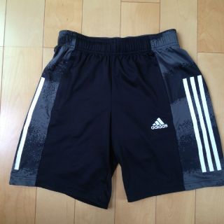 アディダス(adidas)のadidas　ショートパンツ　160㎝(パンツ/スパッツ)