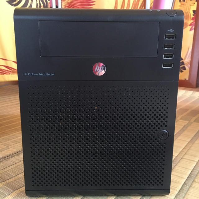 HP(ヒューレットパッカード)のhp ProLiant MicroServer スマホ/家電/カメラのPC/タブレット(デスクトップ型PC)の商品写真