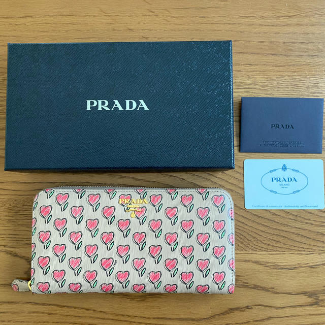 PRADA(プラダ)のPRADA 長財布 レディースのファッション小物(財布)の商品写真