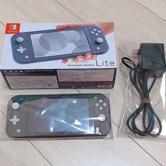 Nintendo Switch 届いてすぐ遊べる 美品 Nintendo Switch Liteグレー の通販 By たにし S Shop ニンテンドースイッチならラクマ