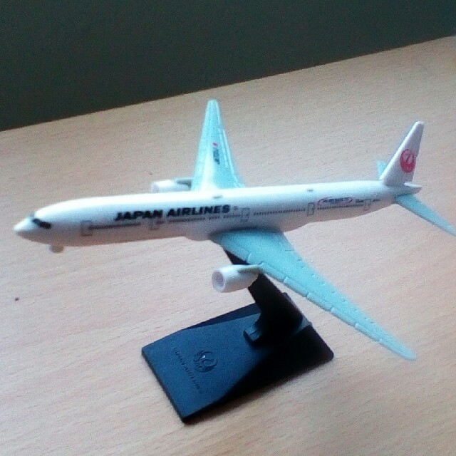 JAL(日本航空)(ジャル(ニホンコウクウ))のJAL飛行機プラモデルAIRBUS A350（最新型 非売品 日本航空 模型） エンタメ/ホビーのおもちゃ/ぬいぐるみ(模型/プラモデル)の商品写真