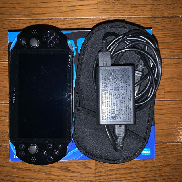 PlayStation Vita - psvita バリューパック ソフト5本セットの通販 by ...