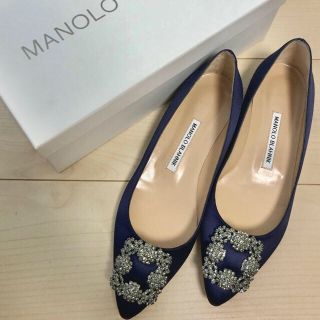 マノロブラニク(MANOLO BLAHNIK)のHangisi ハンギシ サテンパンプス フラット(バレエシューズ)