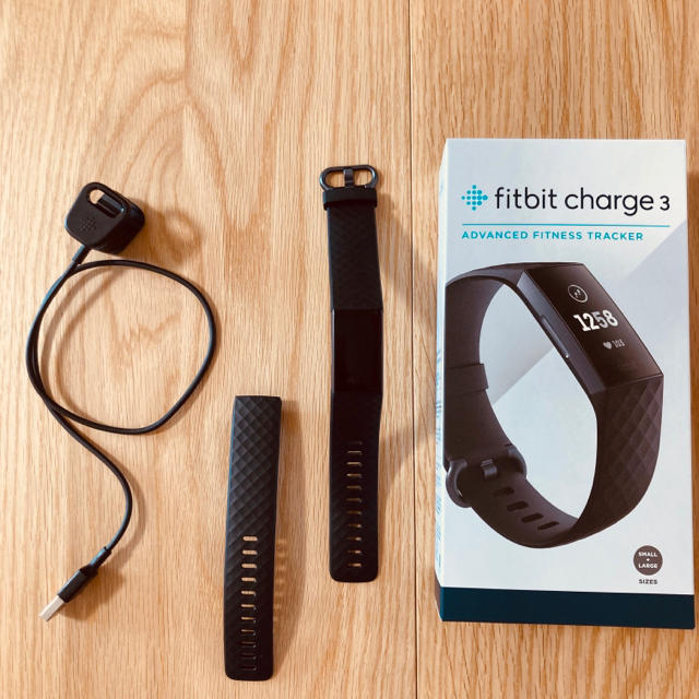 fitbit charge 3 フィットネストラッカー