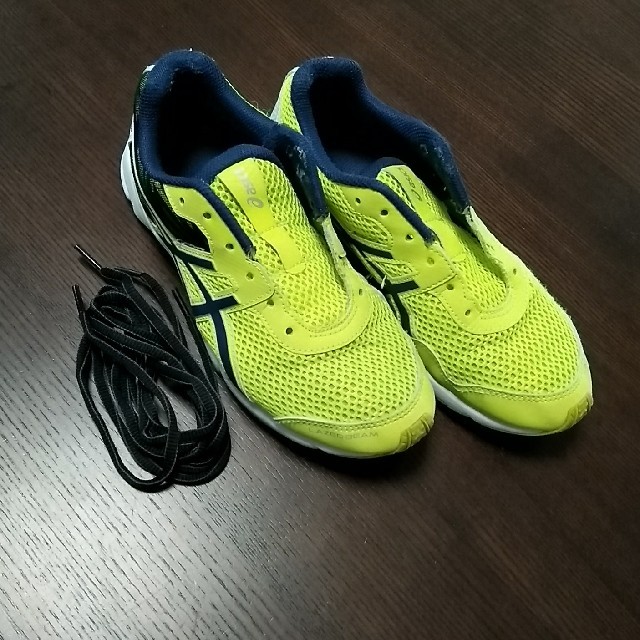 asics(アシックス)のアシックス　LAZER BEAM　【23.0㎝】 キッズ/ベビー/マタニティのキッズ靴/シューズ(15cm~)(スニーカー)の商品写真