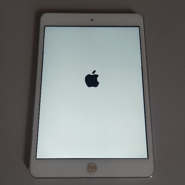 iPad(アイパッド)の完動品 iPad mini 2 Wi-Fiモデル 16GB [シルバー] スマホ/家電/カメラのPC/タブレット(タブレット)の商品写真