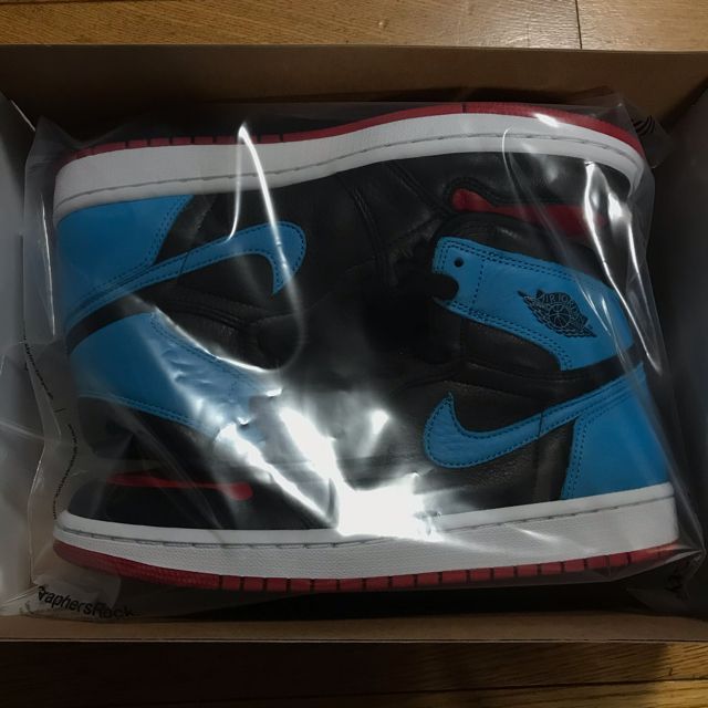 NIKE(ナイキ)のNIKE AIR JORDAN 1 UNC to Chicago メンズの靴/シューズ(スニーカー)の商品写真