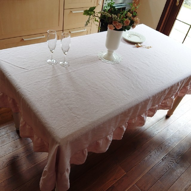 【送料無料】フレンチリネン♪フリル付テーブルクロス200cm×130c ピンク ハンドメイドのインテリア/家具(ファブリック)の商品写真