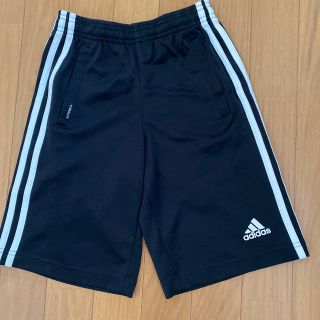 アディダス(adidas)のアディダス　ハーフパンツ　130cm ⭐︎お値下げ中⭐︎(パンツ/スパッツ)