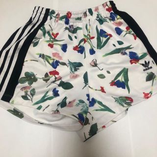 アディダス(adidas)の【美品】アディダスオリジナル　ショートパンツ(トレーニング用品)