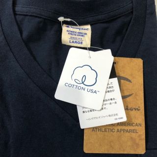 チャンピオン(Champion)のチャンピオン ポケット付きVネックTシャツ 胸ポケット　左袖にマーク(Tシャツ/カットソー(半袖/袖なし))