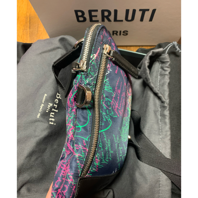 Berluti(ベルルッティ)のBerluti◇ナイロンスモールメッセンジャーバッグ メンズのバッグ(ショルダーバッグ)の商品写真