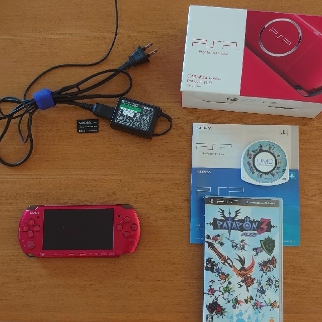 SONY(ソニー)のPSP-3000 本体 radiant red エンタメ/ホビーのゲームソフト/ゲーム機本体(携帯用ゲーム機本体)の商品写真