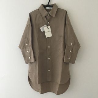 ドゥーズィエムクラス(DEUXIEME CLASSE)の美品 マディソンブルー  J.BRADLEY CUFF SHIRT ベージュ(シャツ/ブラウス(長袖/七分))