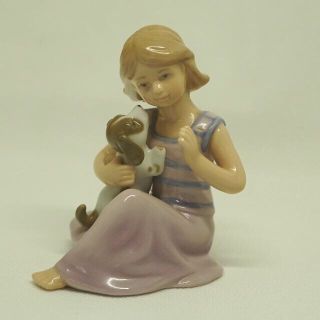 ロイヤルコペンハーゲン(ROYAL COPENHAGEN)のロイヤルコペンハーゲン　少女と犬　箱見つかりました(置物)