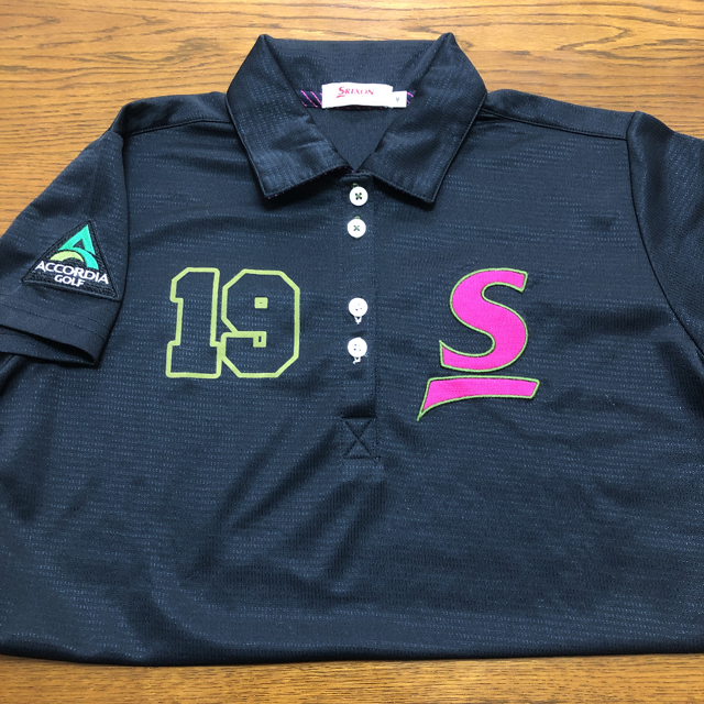 Srixon(スリクソン)のスリクソンポロシャツとアコーディアオリジナルサブバック スポーツ/アウトドアのゴルフ(ウエア)の商品写真