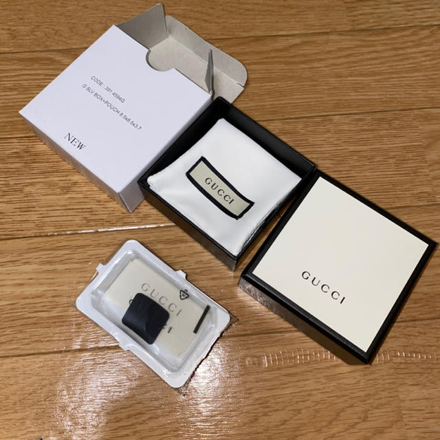 Gucci(グッチ)のGUCCI グッチ ネックレス チャーム メンズのアクセサリー(ネックレス)の商品写真