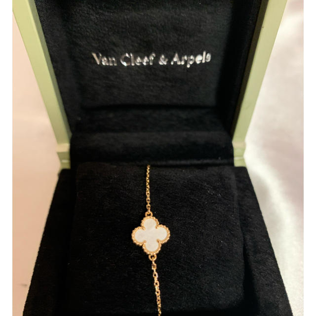 Van Cleef & Arpels(ヴァンクリーフアンドアーペル)のヴァンクリーフ&アーペル　スウィート　アルハンブラ　ブレスレット レディースのアクセサリー(ブレスレット/バングル)の商品写真