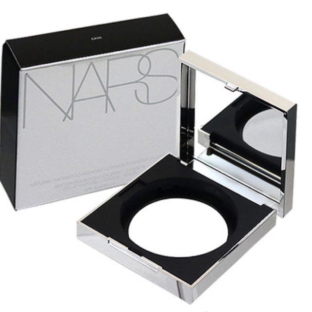 NARS(ナーズ)の新品★限定品 ナーズ クッションファンデーション ケース／シルバー NARS コスメ/美容のメイク道具/ケアグッズ(ボトル・ケース・携帯小物)の商品写真