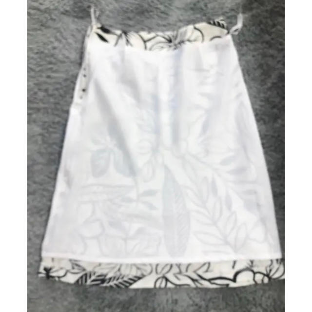 ANNA LUNA(アンナルナ)のボタニカル柄のスカート レディースのスカート(ひざ丈スカート)の商品写真