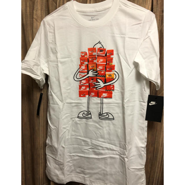 NIKE(ナイキ)の新品★ナイキ Tシャツ スニーカー ボックス キッズXL キッズ/ベビー/マタニティのキッズ服男の子用(90cm~)(Tシャツ/カットソー)の商品写真