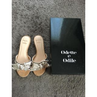 オデットエオディール(Odette e Odile)のオデットエオディール ゴールドサンダル 35☆(サンダル)