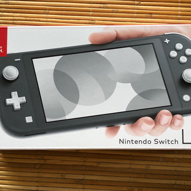 新品 ニンテンドー スイッチライト グレー Switch right 本体 【国内即