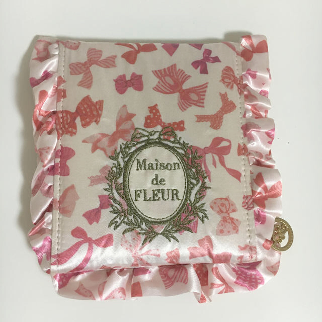 Maison de FLEUR(メゾンドフルール)のMaison de FLEUR リボンプリント ミラー レディースのファッション小物(ミラー)の商品写真