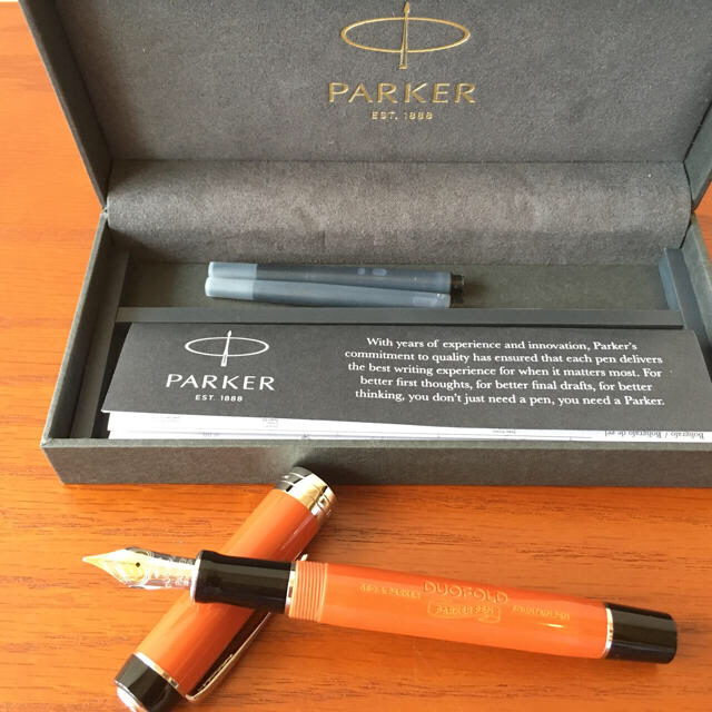 Parker(パーカー)の限定値下げ★パーカー万年筆★デュオフォールド センテニアル ビッグレッド18K インテリア/住まい/日用品の文房具(その他)の商品写真