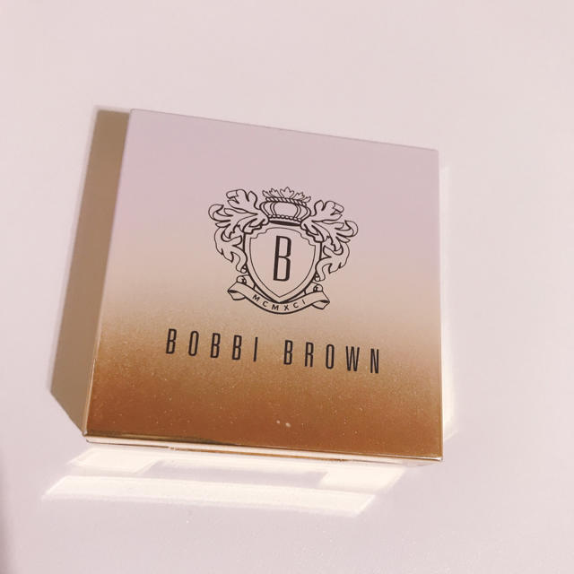 BOBBI BROWN(ボビイブラウン)のボビイブラウン　ピンクグロウ　ミニ コスメ/美容のベースメイク/化粧品(フェイスカラー)の商品写真