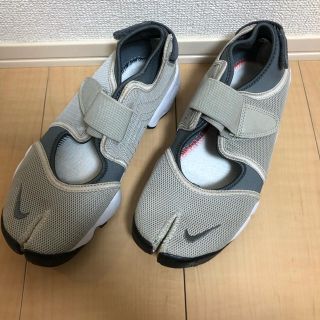 ナイキ(NIKE)のナイキ　エアリフト   グレー　25.0㎝(サンダル)