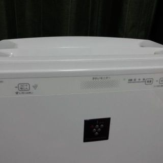 シャープ(SHARP)のSHARP 空気清浄機　FU-G51-W　プラズマクラスター(空気清浄器)