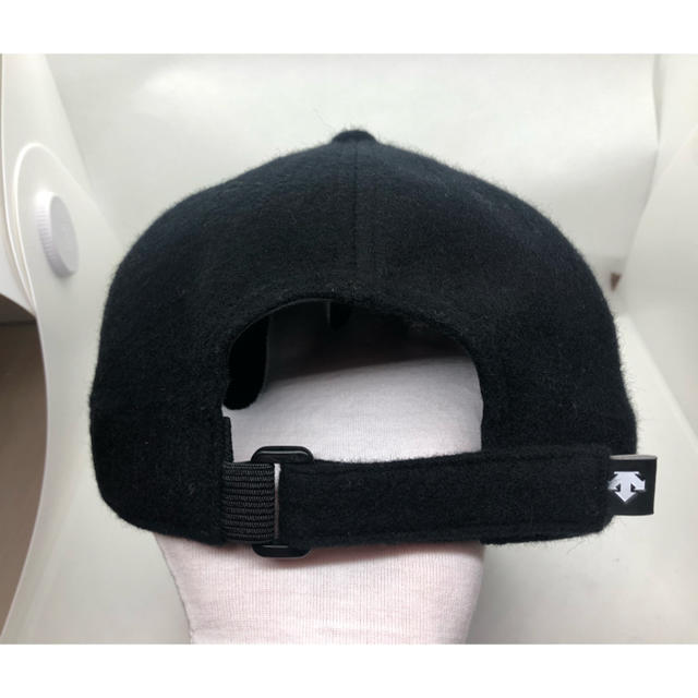 DESCENTE(デサント)の秋冬物　未使用に近い美品　DESCENTEゴルフキャップ　ブラック　フリーサイズ メンズの帽子(キャップ)の商品写真