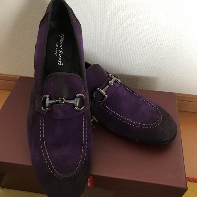 Trickers(トリッカーズ)の【新品】GIANNI RUSSOジャンニ ルッソ イタリア製スエードローファー メンズの靴/シューズ(ドレス/ビジネス)の商品写真