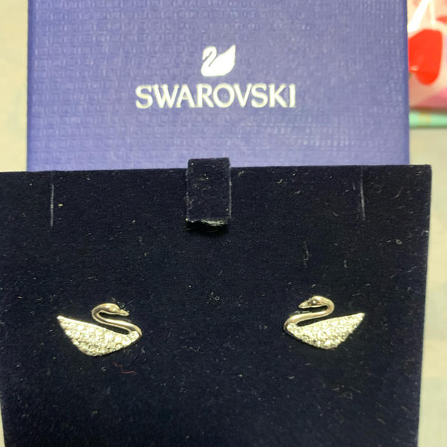 SWAROVSKIピアス