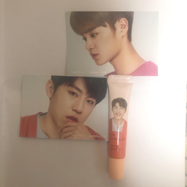 Innisfree(イニスフリー)のイニスフリー×Wanna One  ウジン リップ　フォトカード付 エンタメ/ホビーのCD(K-POP/アジア)の商品写真